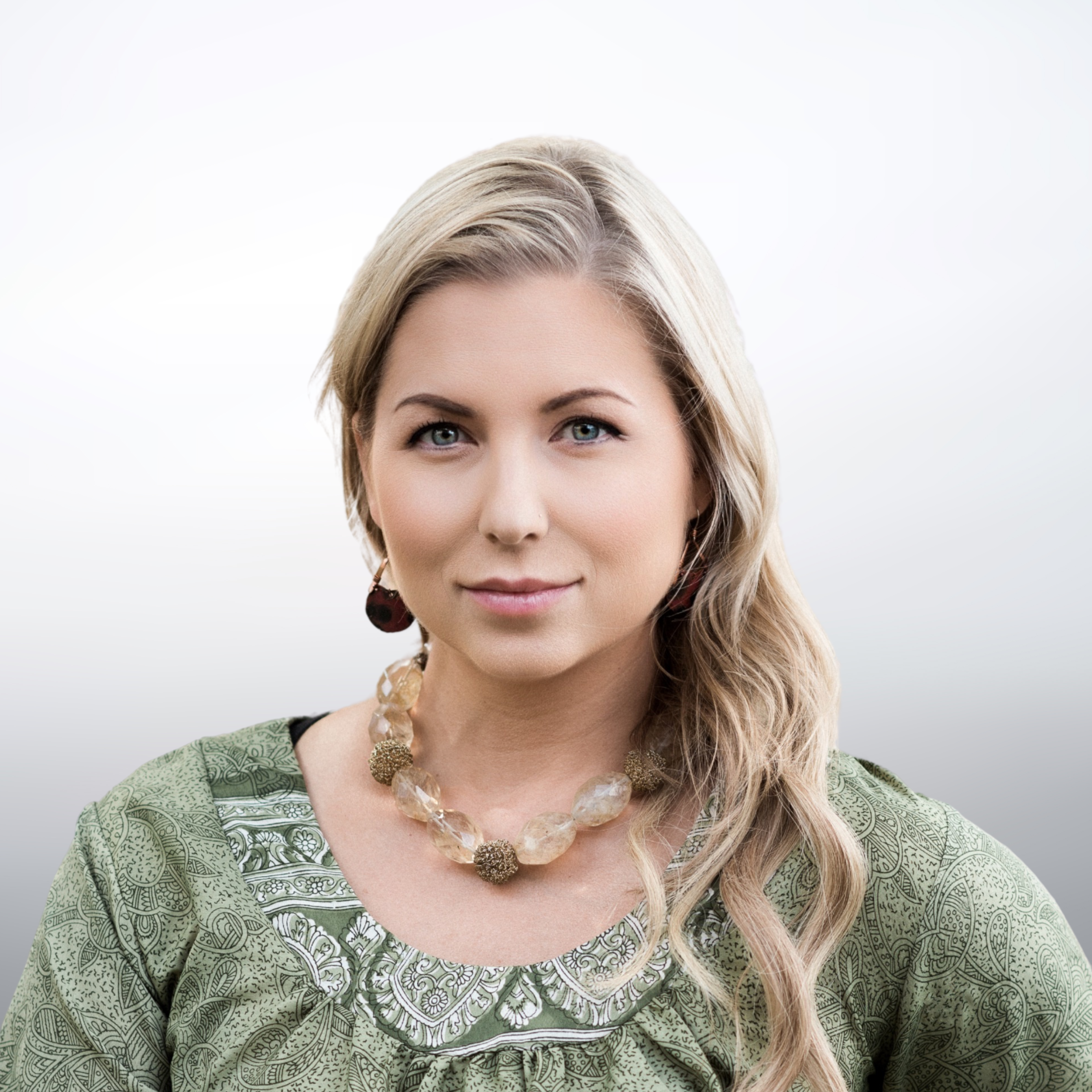 SHANNON-HEADSHOT.png